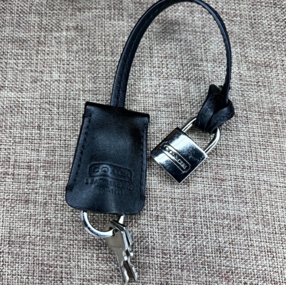 Coach lock And Keys leather clochette Charm Set clochette Lock And Key